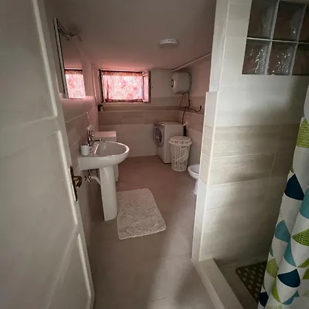 Bougainvillea Apartment
